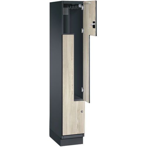 Spind mit Holztüren in L-Form - 2 bis 6 Fächer, Breite 200 mm - auf Sockel - CP