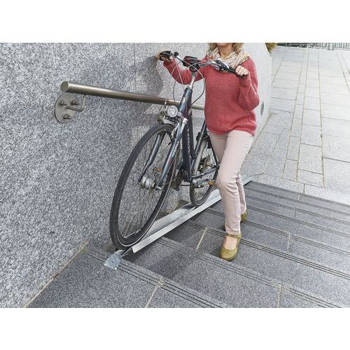 Fahrradrampe für Treppe Manutan Schweiz